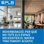 La reverberació determina quant temps roman el so dins d’un recinte.